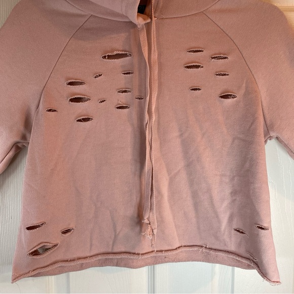 Rue21 Women M Hoodie Sweatshirt Crop Cut Out Holes Distressed Pullover Casual - Picture 4 of 11